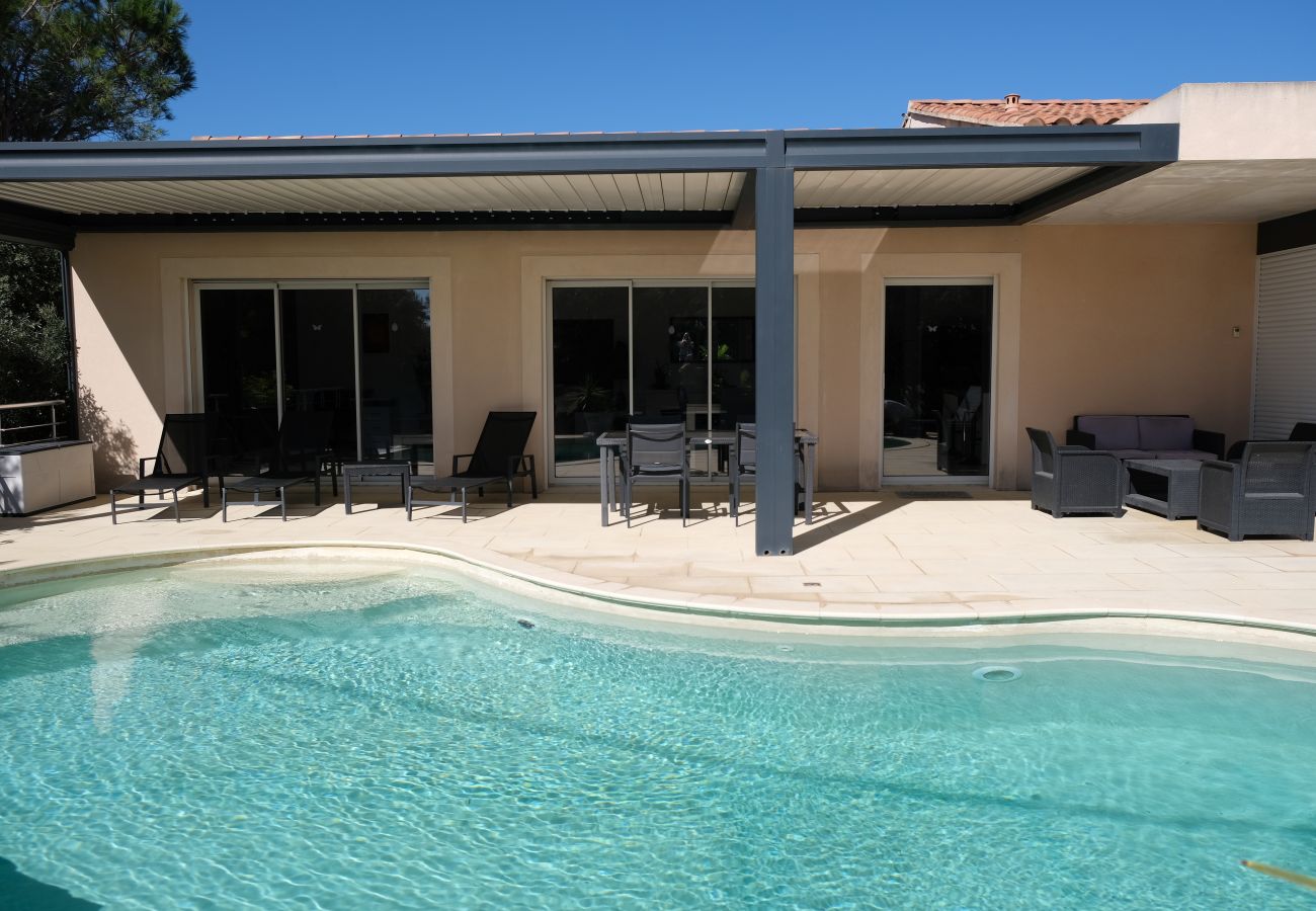 Villa à Aureille - Location vacances maison piscine AUREILLE LS1-300 