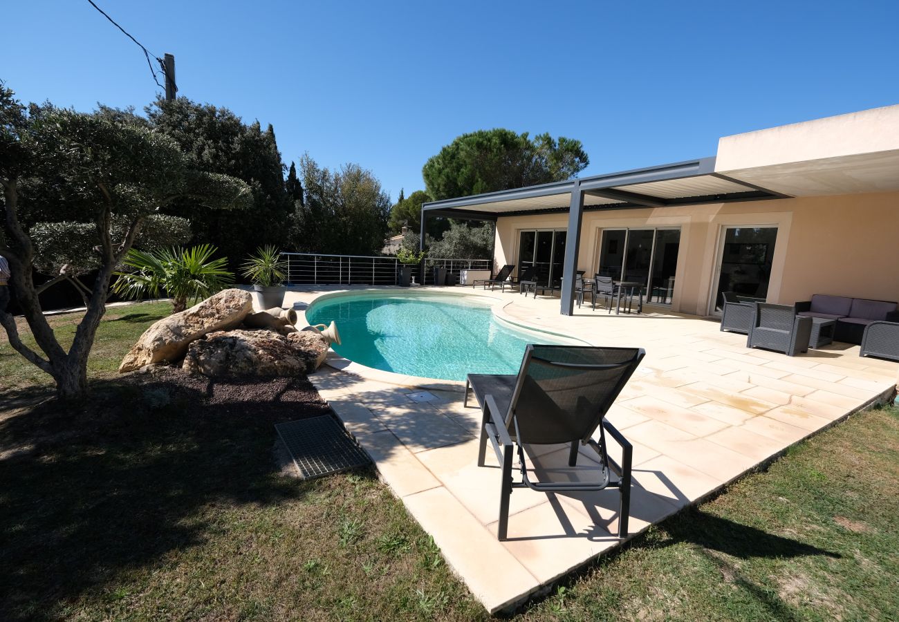 Location vacances AUREILLE villa à louer jardin