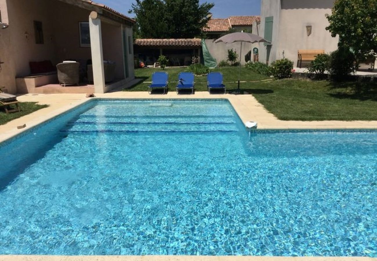 Villa à Mouriès - Location vacances maison piscine MOURIES LS1-298