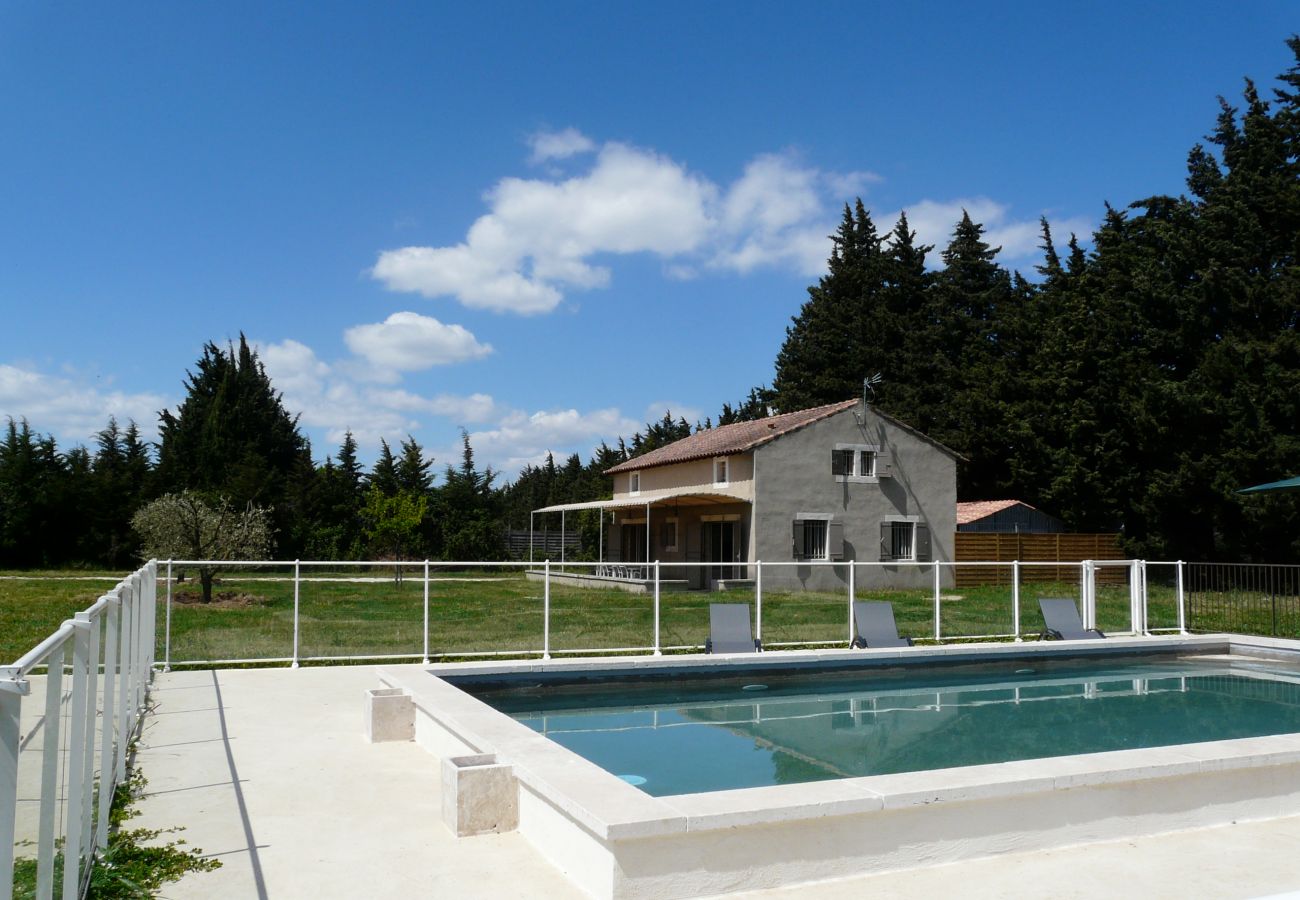 Maison à Fontvieille - Location vacances avec piscine FONTVIEILLE LS1-256