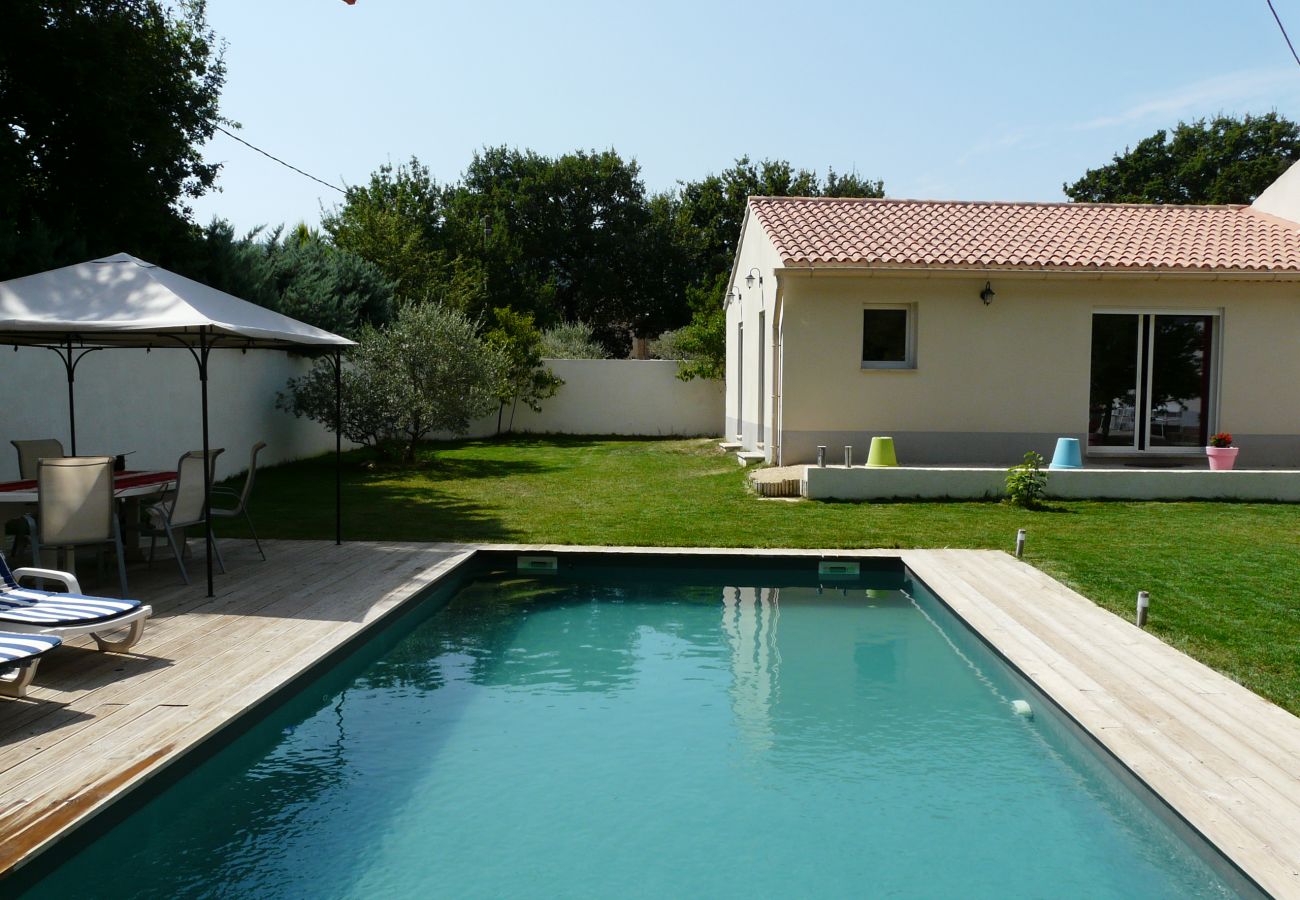 Maison à Maubec - Location vacances maison piscine MAUBEC LS2-188