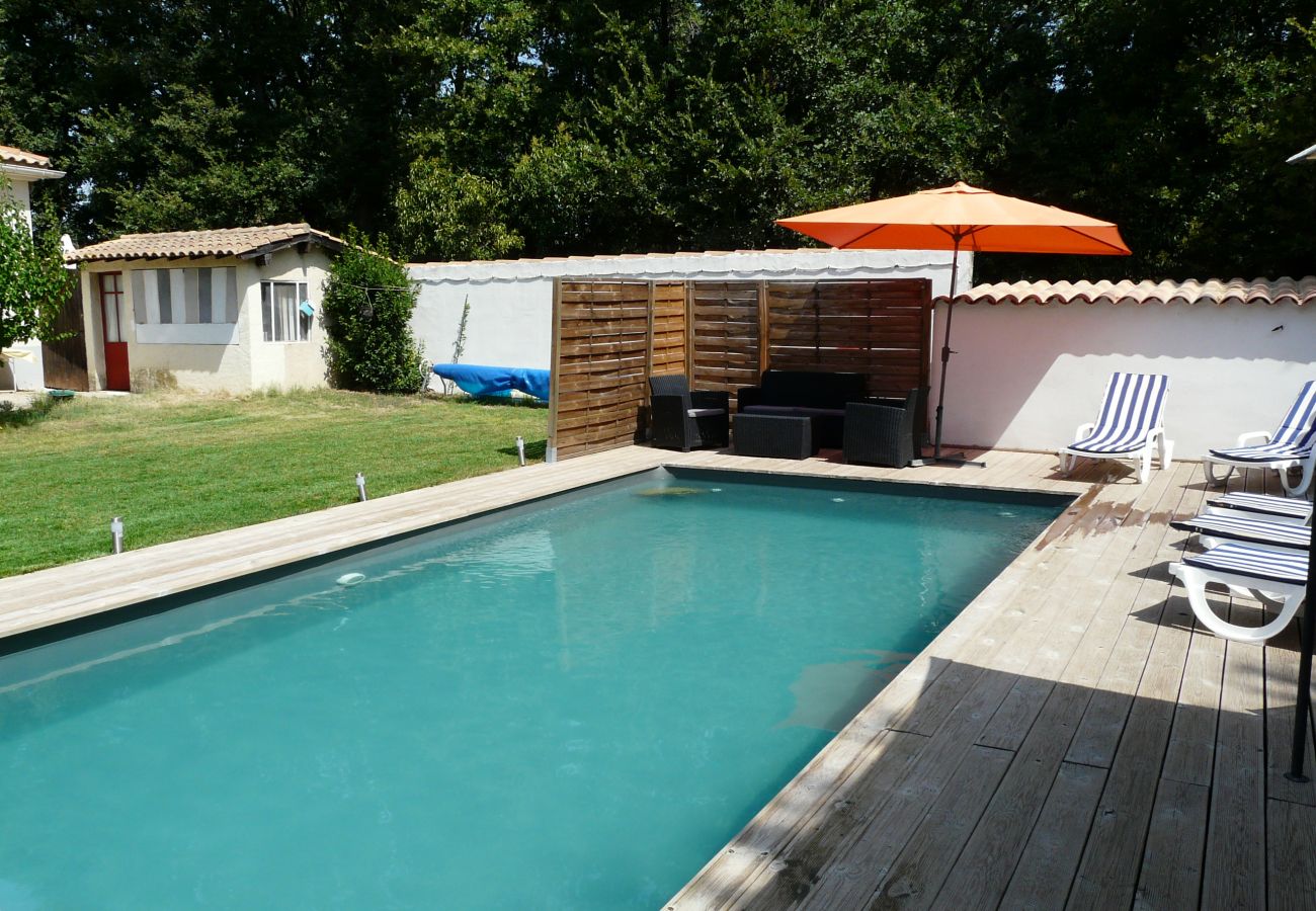 Maison à Maubec - Location vacances maison piscine MAUBEC LS2-188