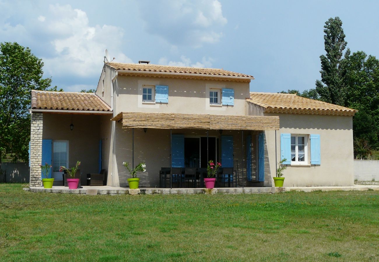 Location vacances BONNIEUX maison à louer façade