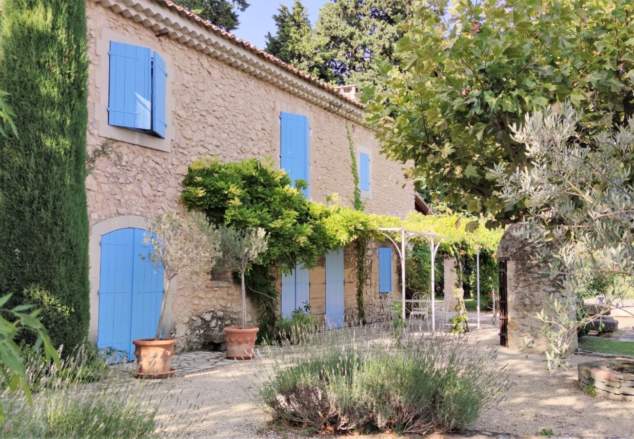 Ferme à Cavaillon - Location vacances maison piscine LES VIGNERES LS2-259