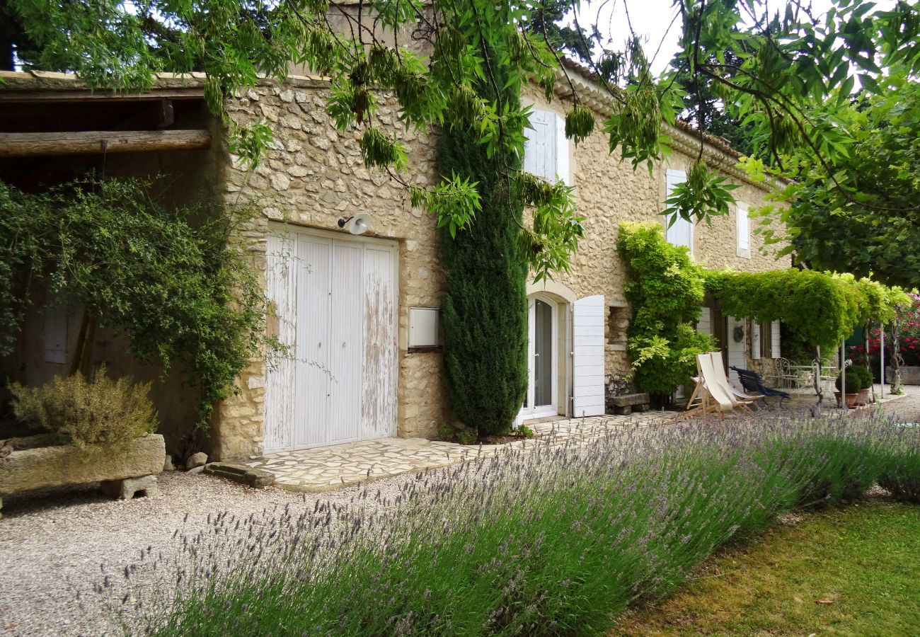 Ferme à Cavaillon - Location vacances maison piscine LES VIGNERES LS2-259