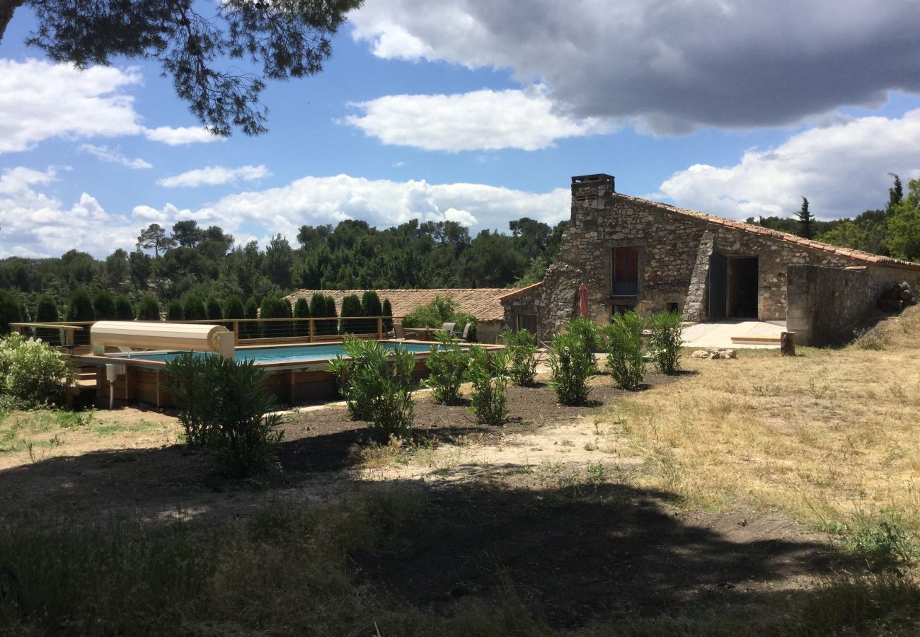 Location vacance MAUSSANE-LES-ALPILLES ferme a louer piscine privee