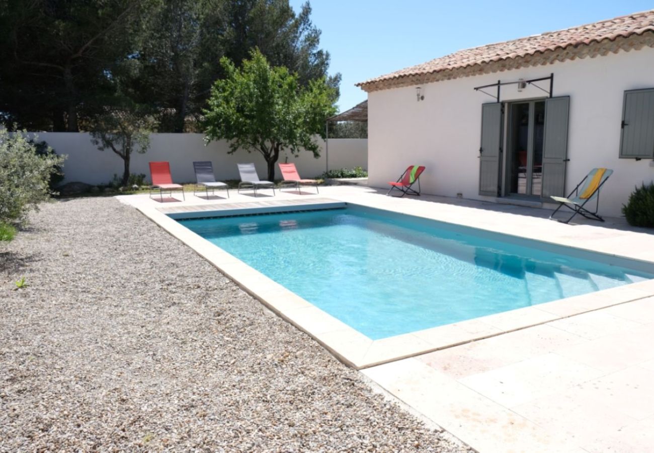 Villa à Aureille - Location vacances maison piscine AUREILLE LS1-373