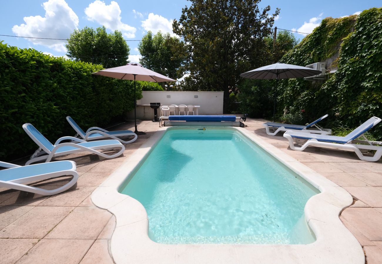 Location vacances MOURIES maison à louer 8 personnes piscine privee