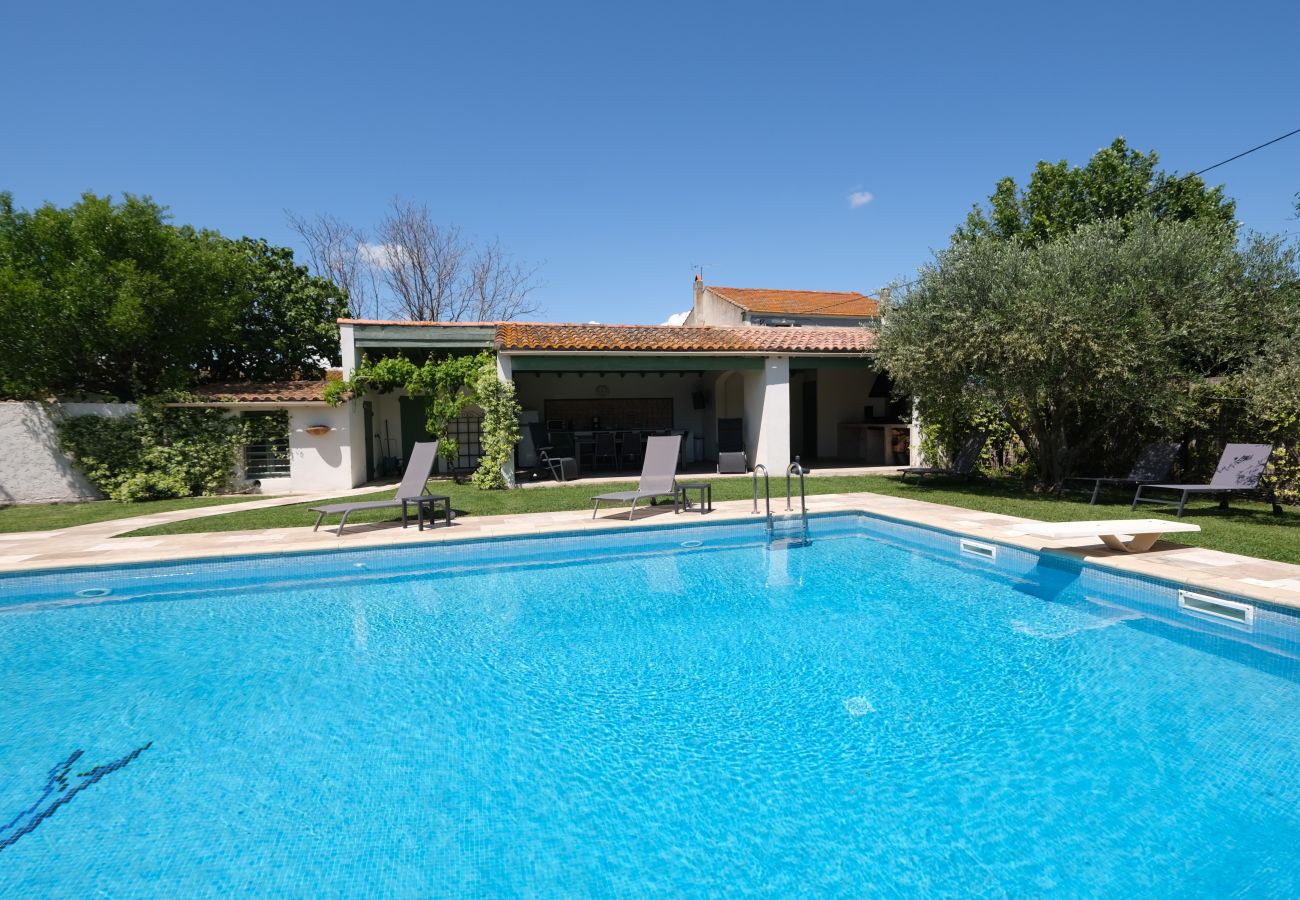 Villa à Arles - Location vacances maison piscine MOULES LS3-388