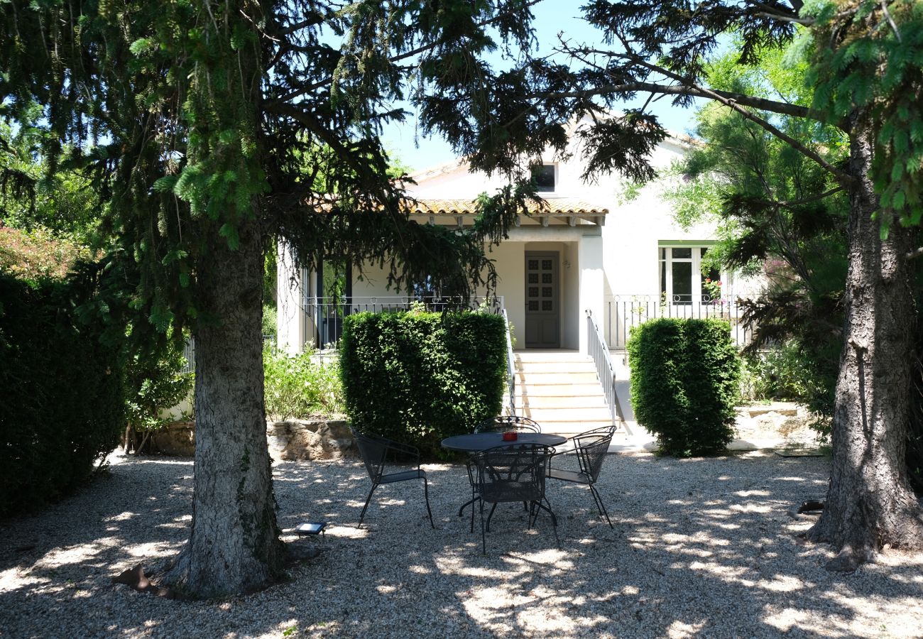 Villa à Arles - Location vacances maison piscine MOULES LS3-388