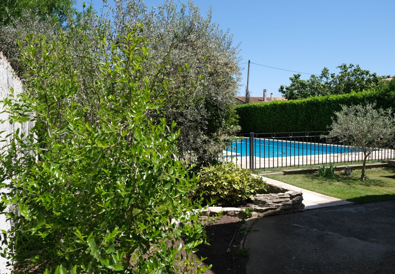 Villa à Arles - Location vacances maison piscine MOULES LS3-388