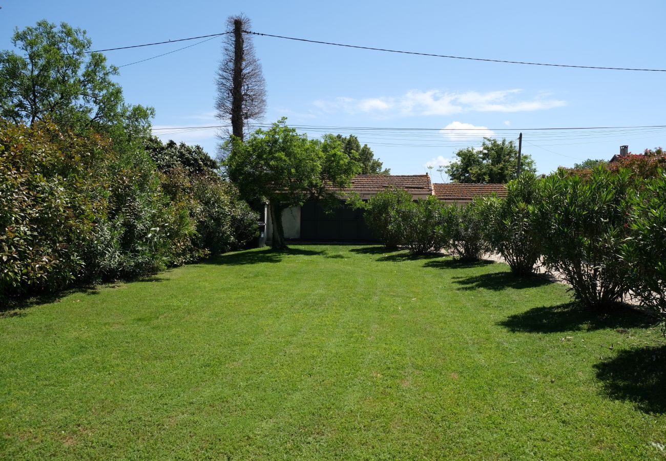 Villa à Arles - Location vacances maison piscine MOULES LS3-388