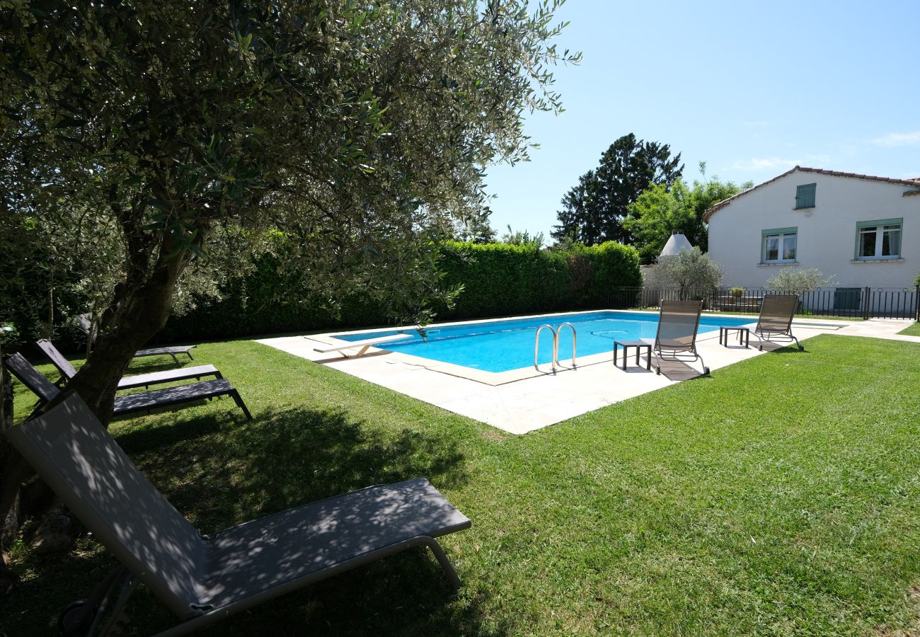 Villa à Arles - Location vacances maison piscine MOULES LS3-388