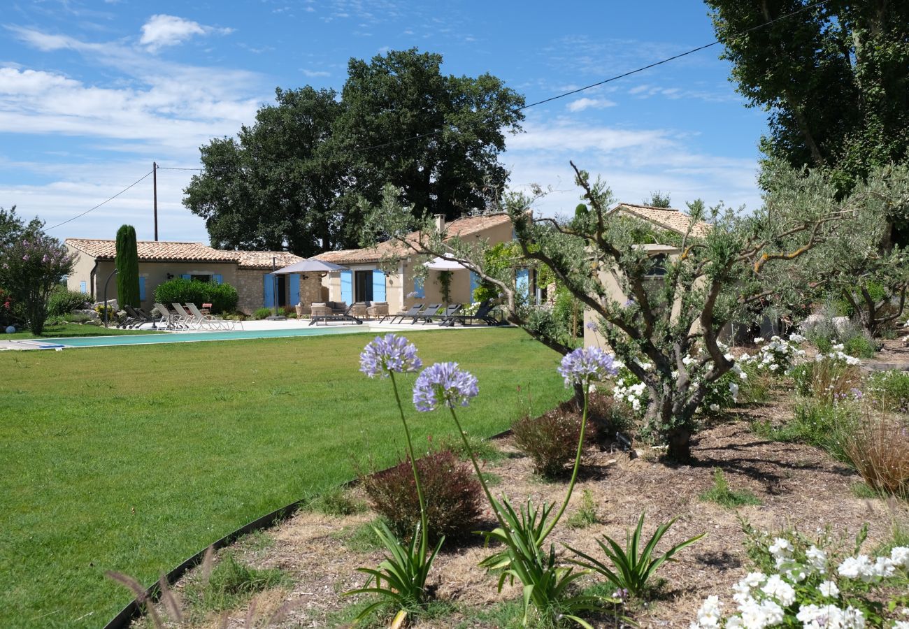 Villa à Robion - Location vacances maison piscine ROBION LS2-326