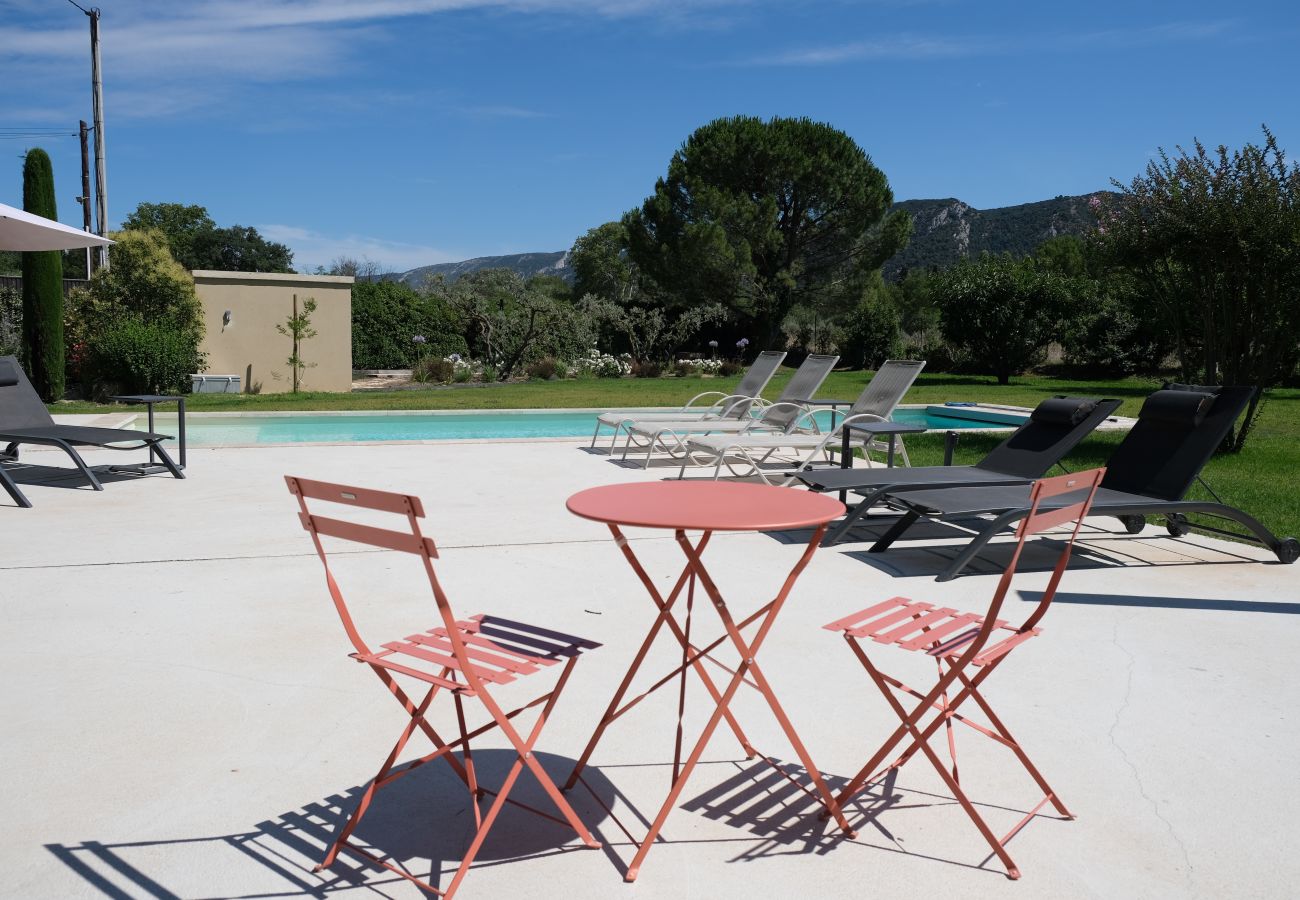 Villa à Robion - Location vacances maison piscine ROBION LS2-326