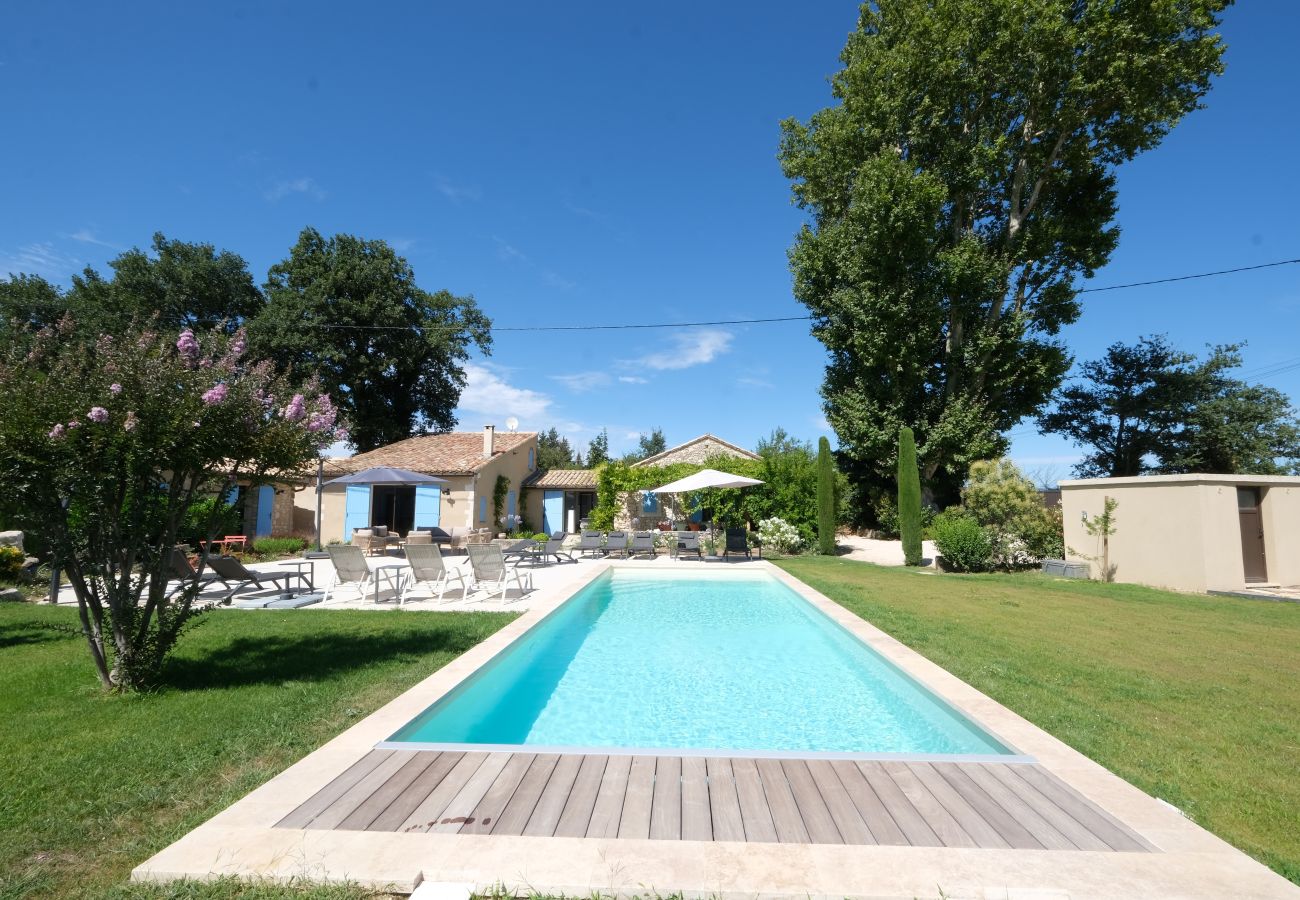 Villa à Robion - Location vacances maison piscine ROBION LS2-326