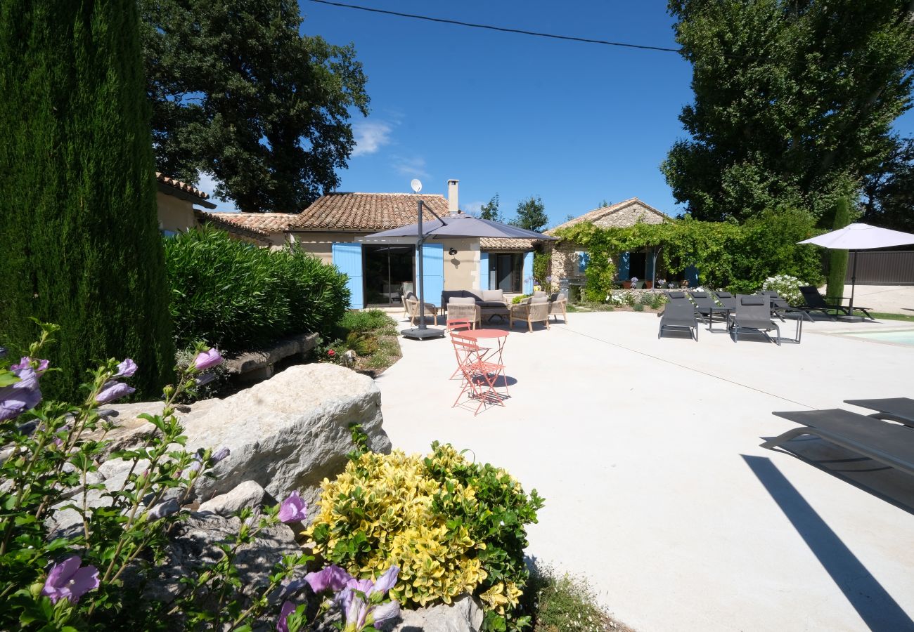 Villa à Robion - Location vacances maison piscine ROBION LS2-326