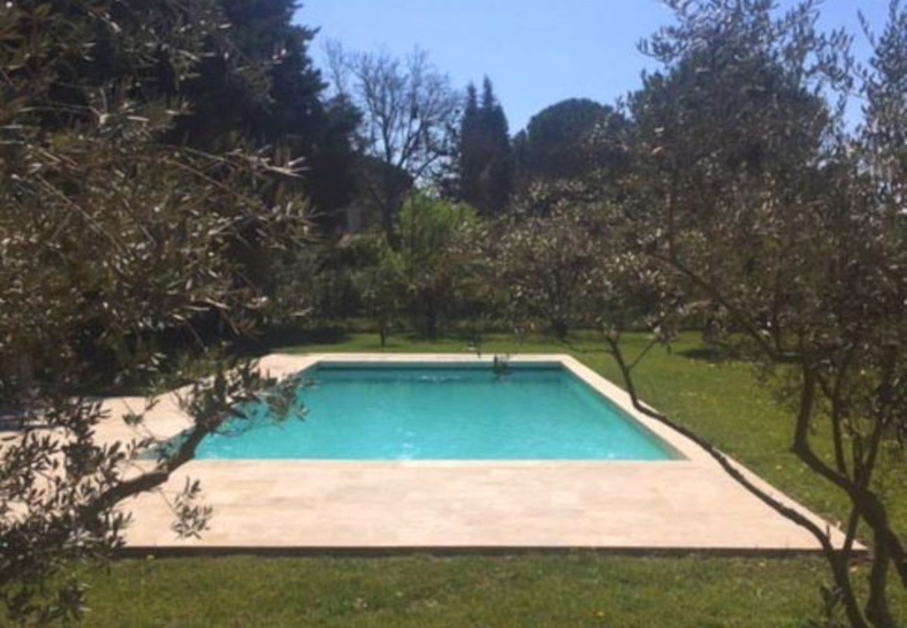 Location vacances PLAN-D'ORGON maison a louer 8 personnes piscine privee