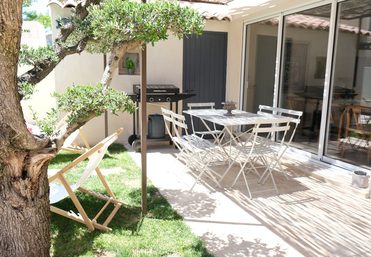 Location vacances AUREILLE maison a louer 6 personnes terrasse