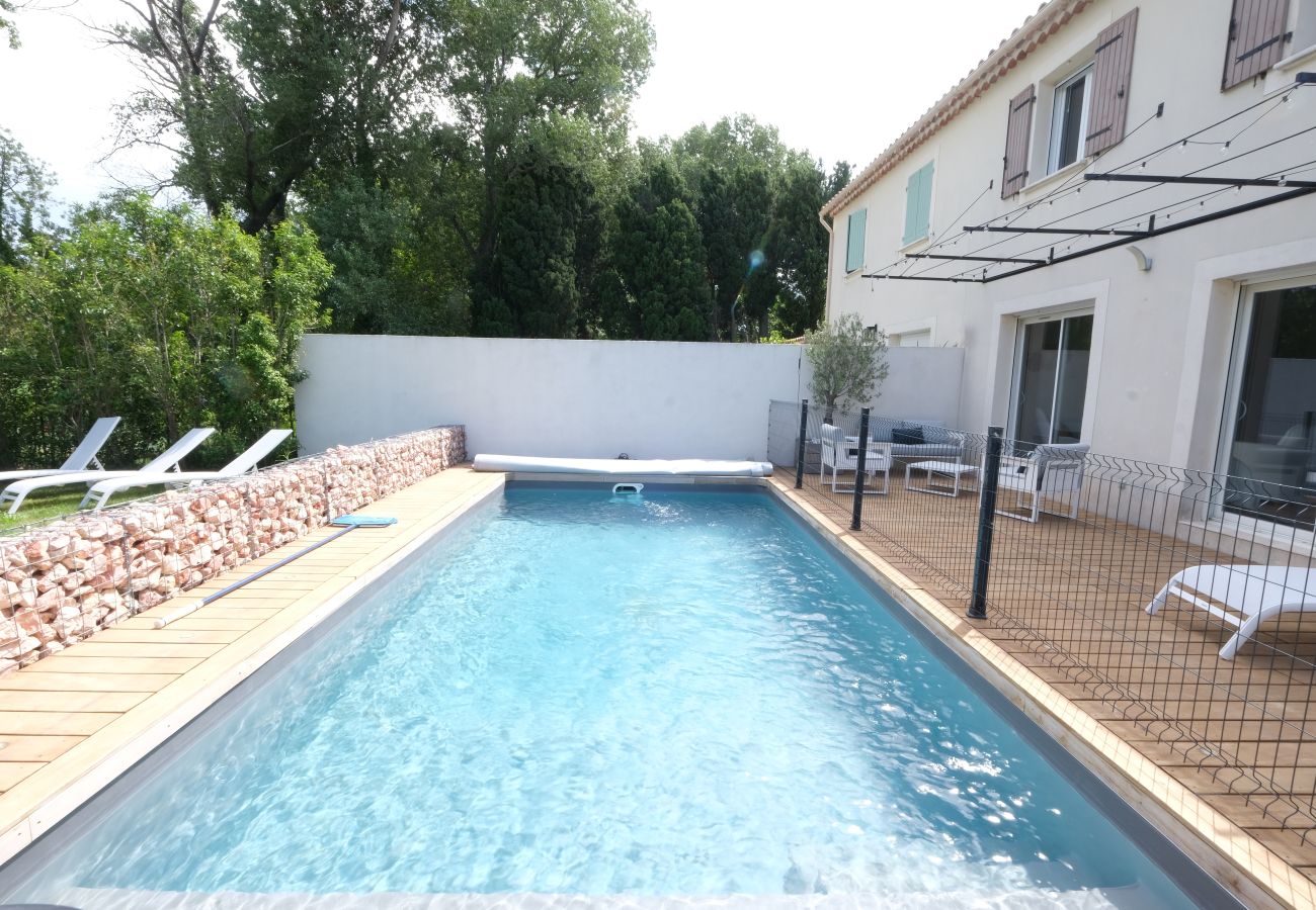 Location vacances MAUSSANE LES ALPILLES maison à louer piscine privee