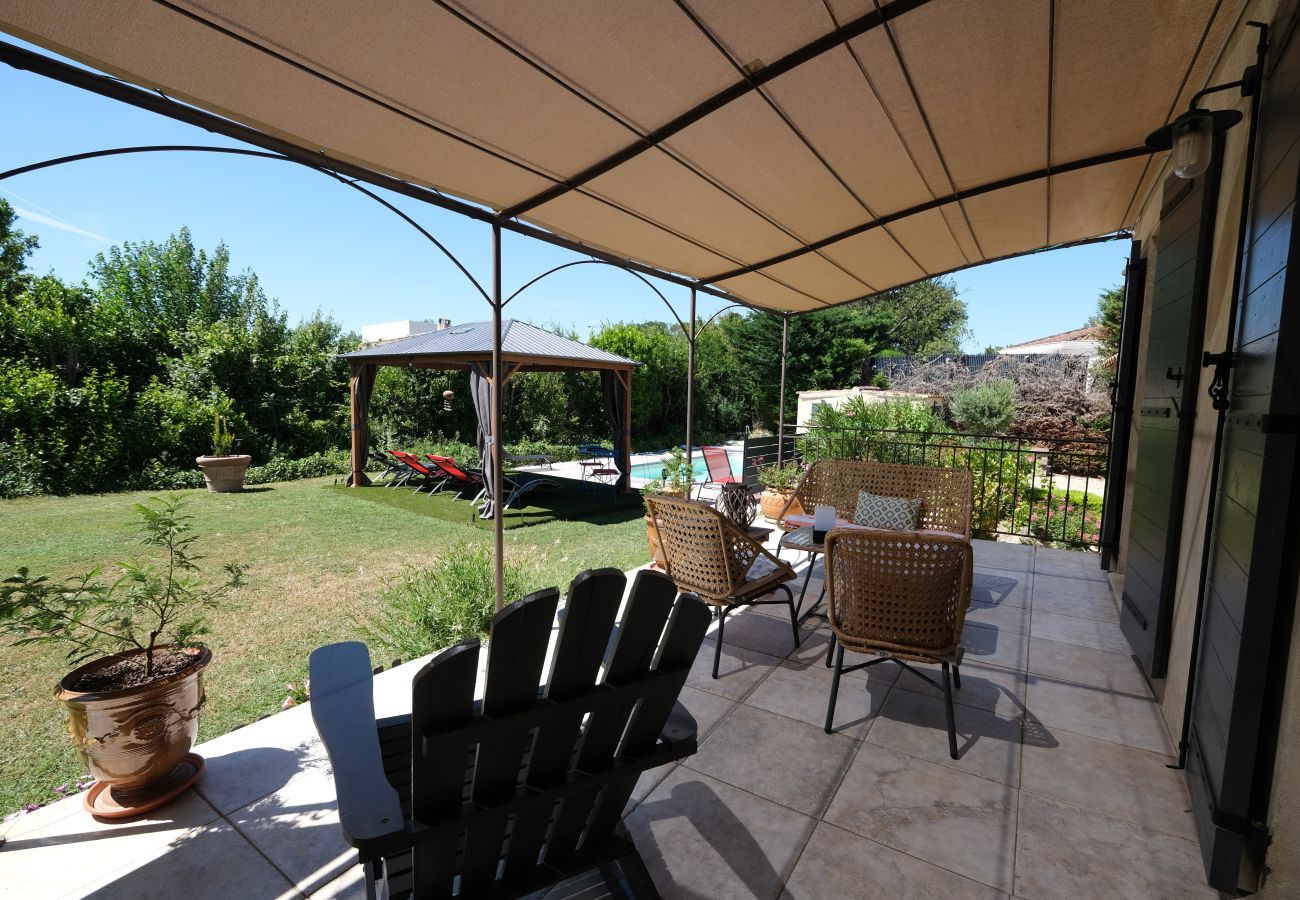 Villa à Eyguières - Bastide avec piscine à Eyguieres Alpilles 6 pers 