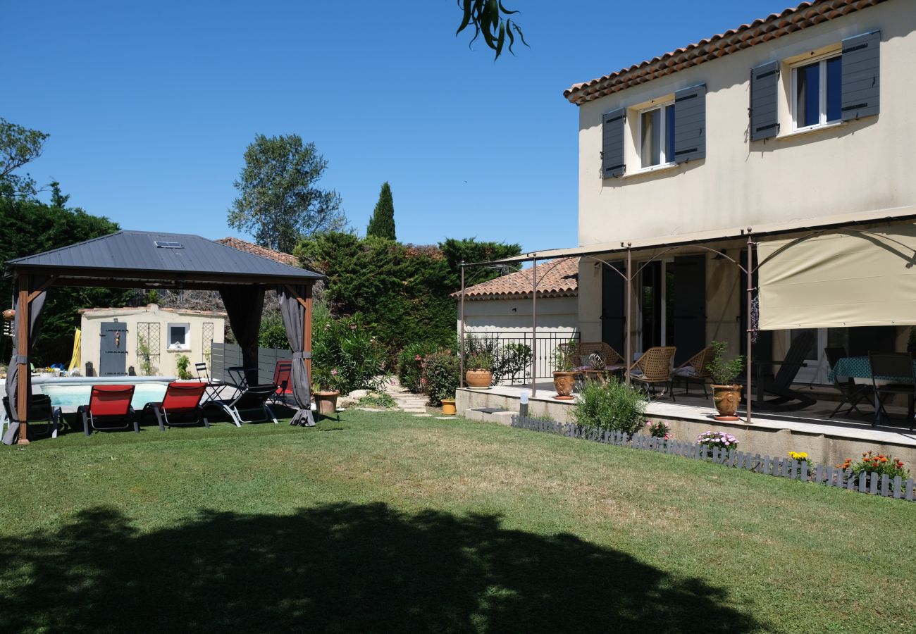 Villa à Eyguières - Bastide avec piscine à Eyguieres Alpilles 6 pers 