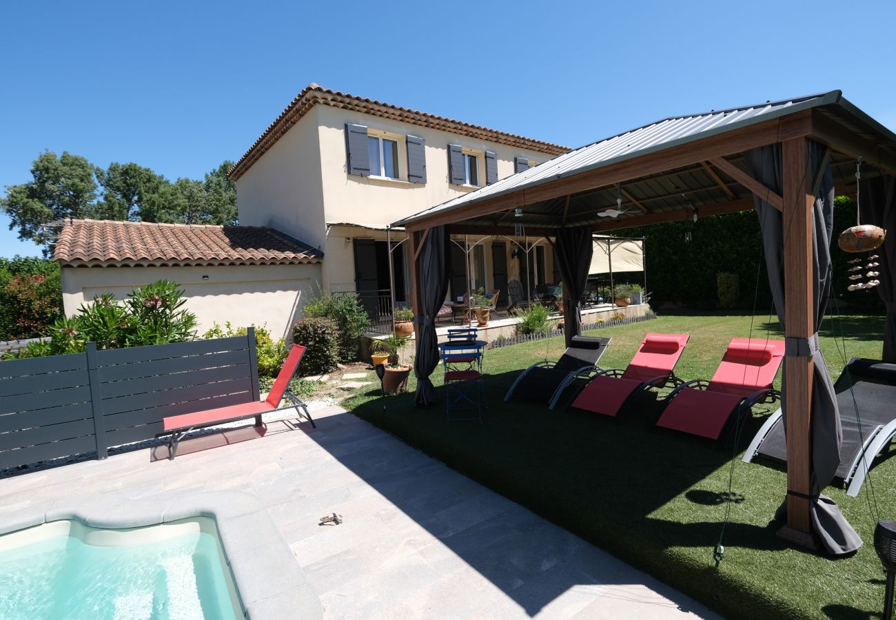 Villa à Eyguières - Bastide avec piscine à Eyguieres Alpilles 6 pers 