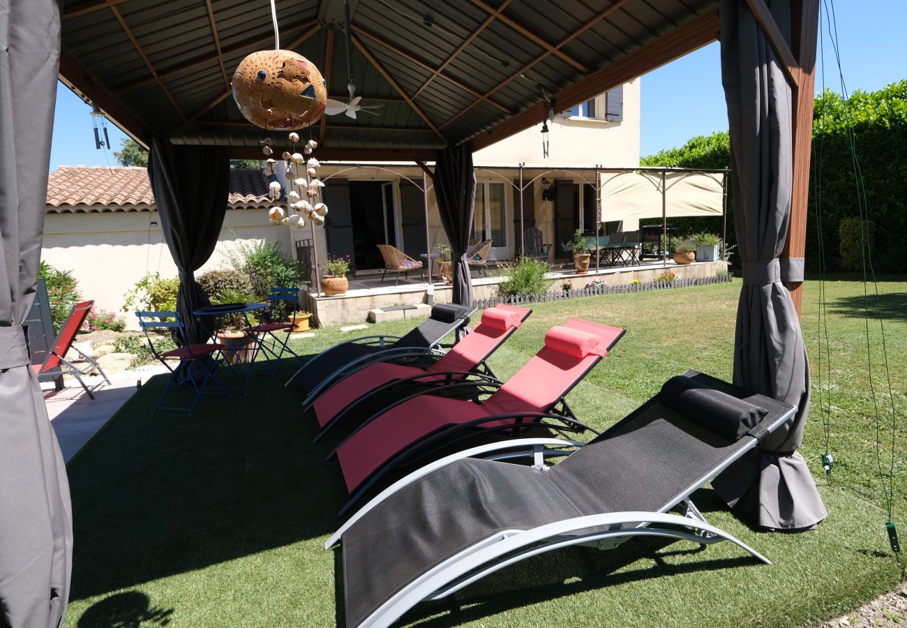 Villa à Eyguières - Bastide avec piscine à Eyguieres Alpilles 6 pers 