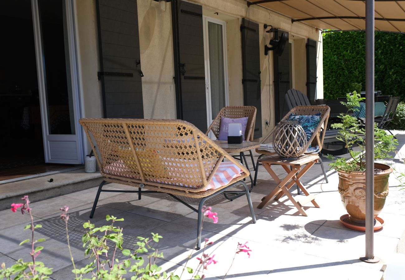 Villa à Eyguières - Bastide avec piscine à Eyguieres Alpilles 6 pers 