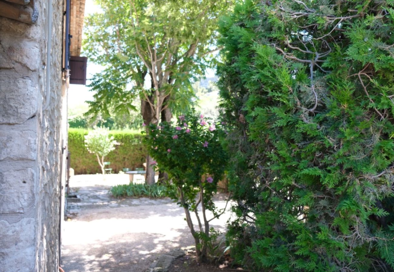 Ferme à Mouriès - Location vacances maison piscine MOURIES LS1-361