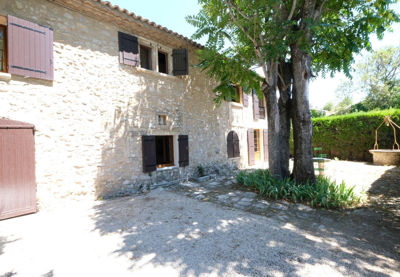 Ferme à Mouriès - Location vacances maison piscine MOURIES LS1-361