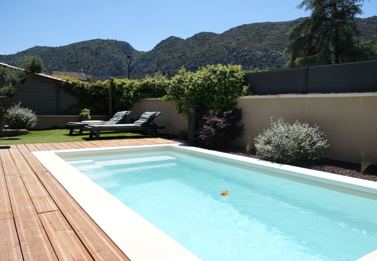 Location vacances MAUBEC villa à louer piscine privee