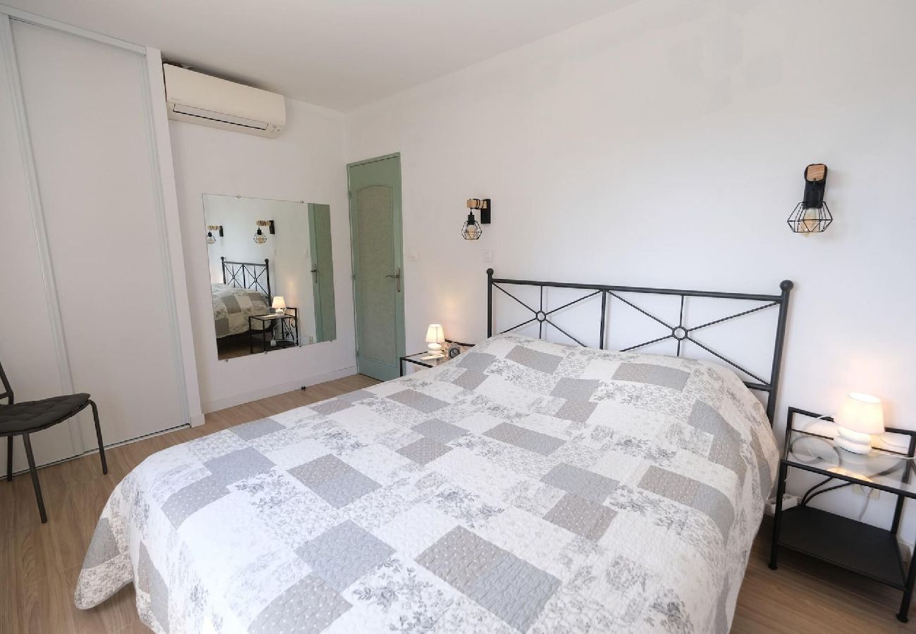 Location vacances SAINT SATURNIN LES APT maison à louer 4 chambres