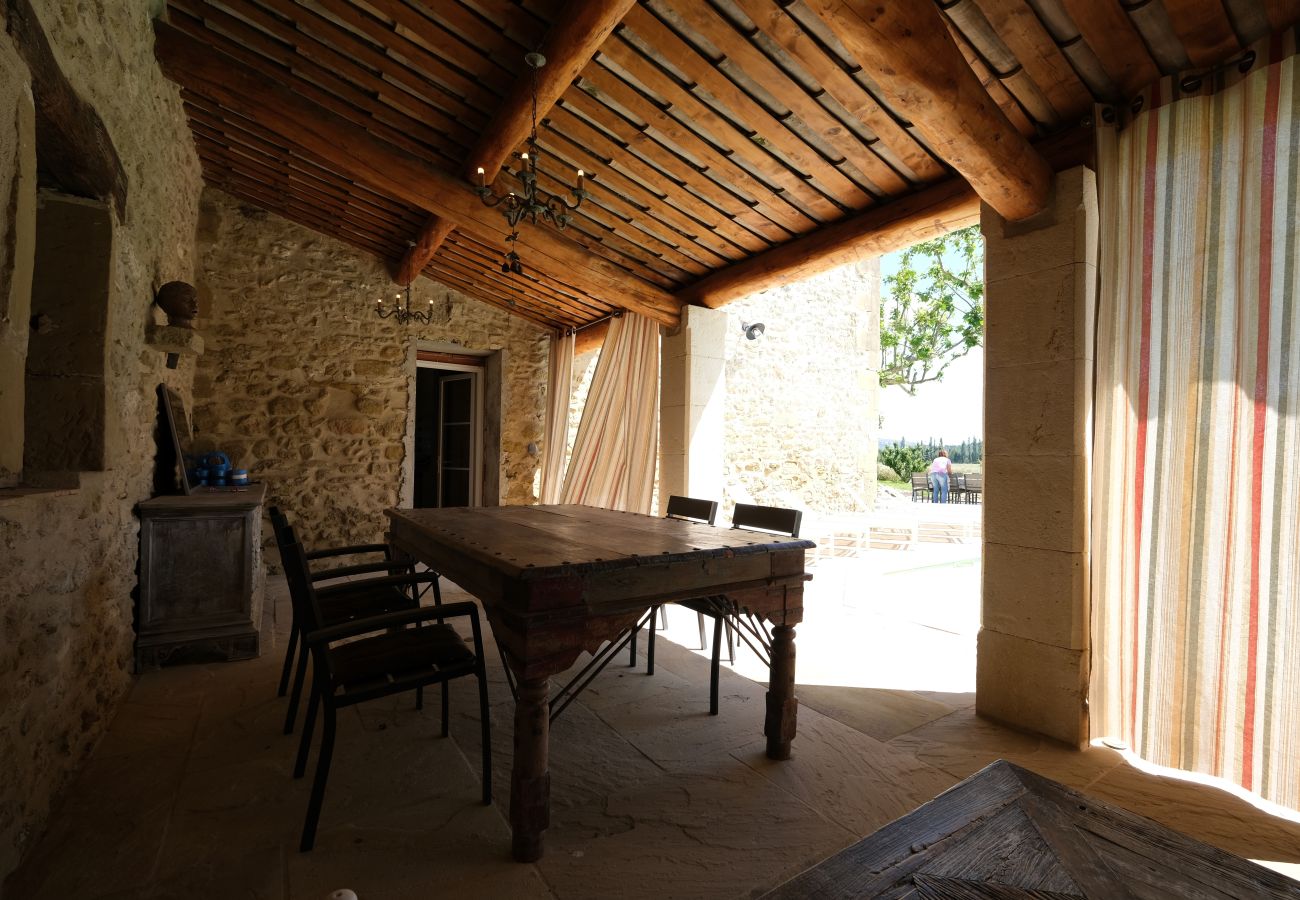 Ferme à Sénas - Location vacances maison piscine LAMANON LS1-443