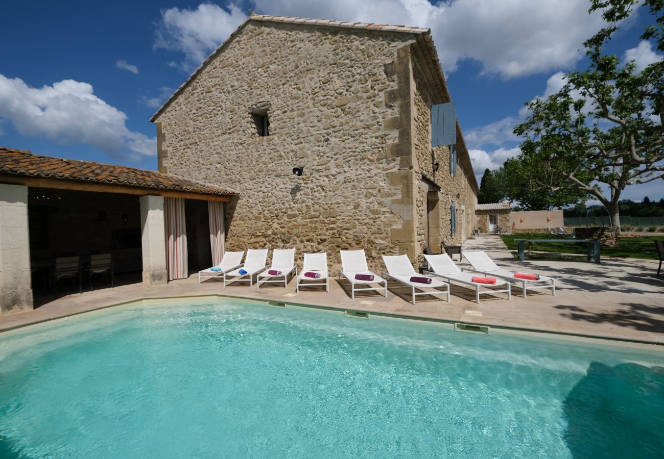 Ferme à Sénas - Location vacances maison piscine LAMANON LS1-443