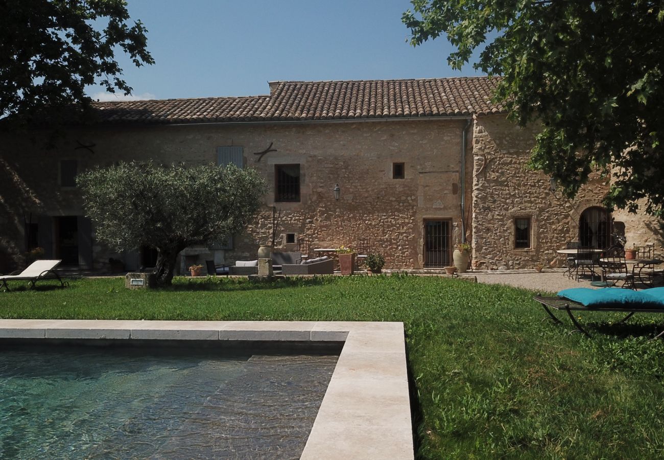 Ferme à Eygalières - Location vacances mas piscine EYGALIERES LS1-447