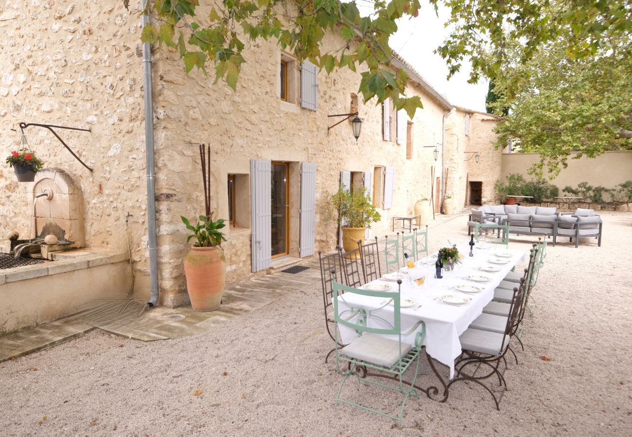 Ferme à Eygalières - Location vacances mas piscine EYGALIERES LS1-447