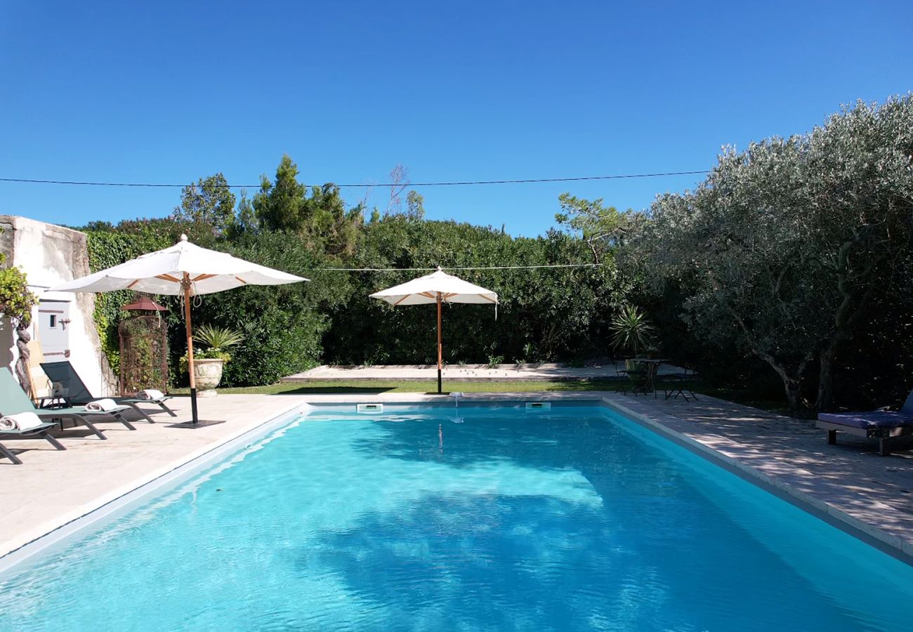 Villa à Tarascon - Villa avec piscine chauffée tennis Fontvieille LS1-448