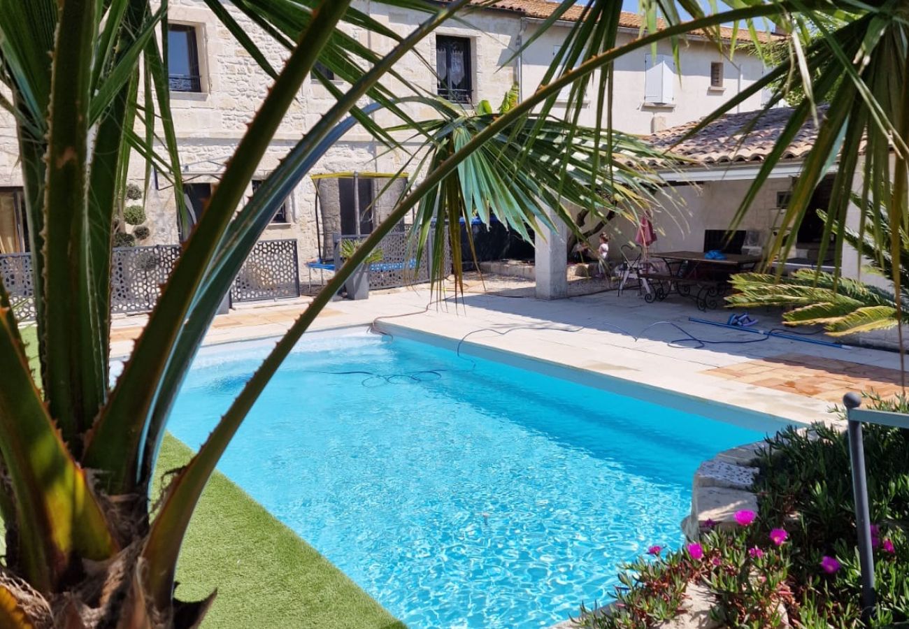 Villa à Beaucaire - location mas avec piscine Beaucaire LS3-450