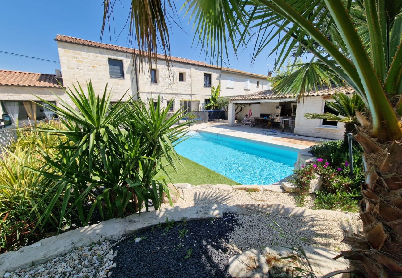 Villa à Beaucaire - location mas avec piscine Beaucaire LS3-450