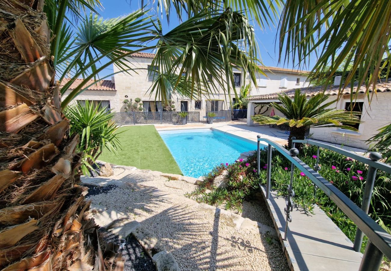 Villa à Beaucaire - location mas avec piscine Beaucaire LS3-450