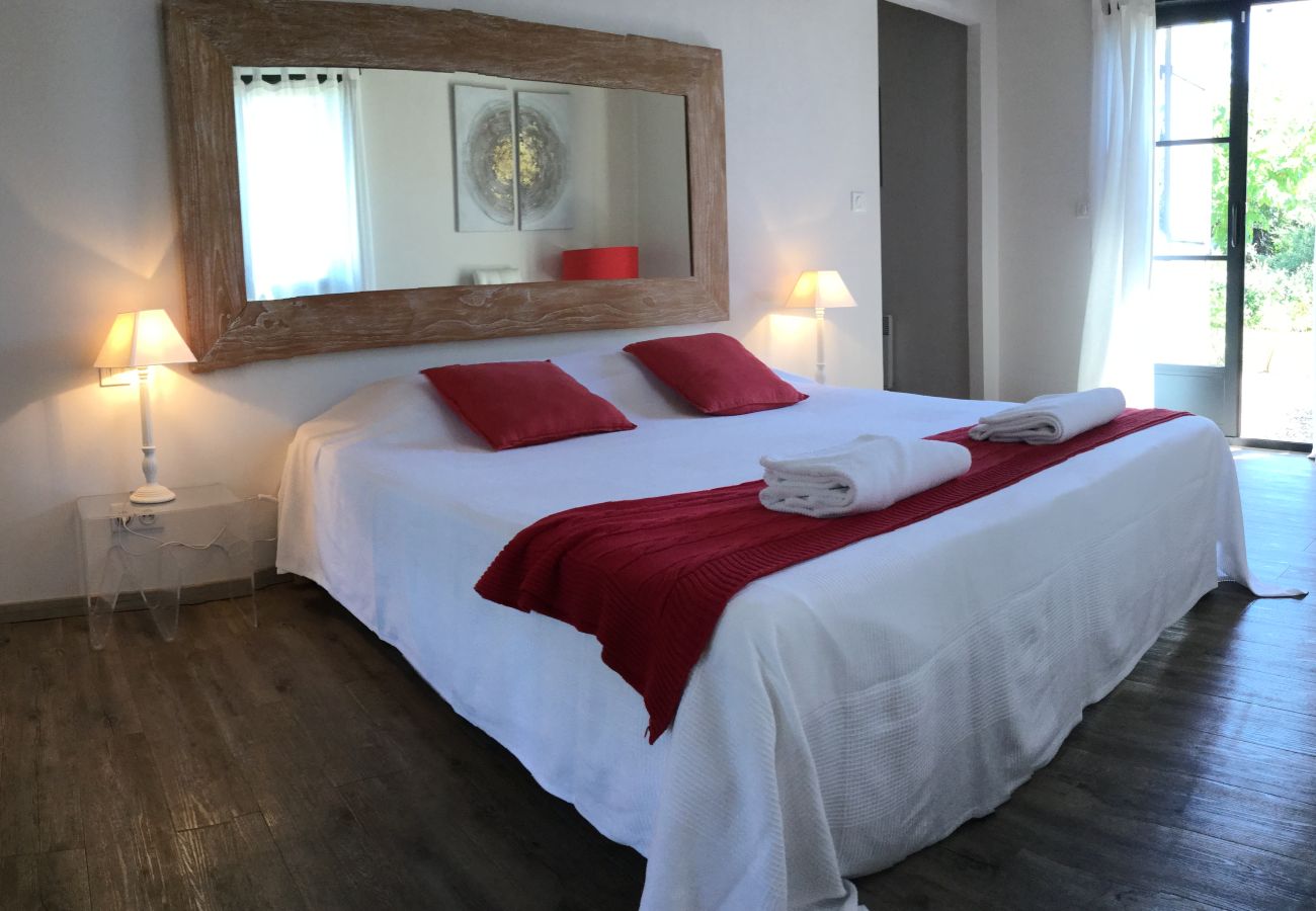 Location vacances MAUSSANE-LES-ALPILLES villa à louer 4 chambres