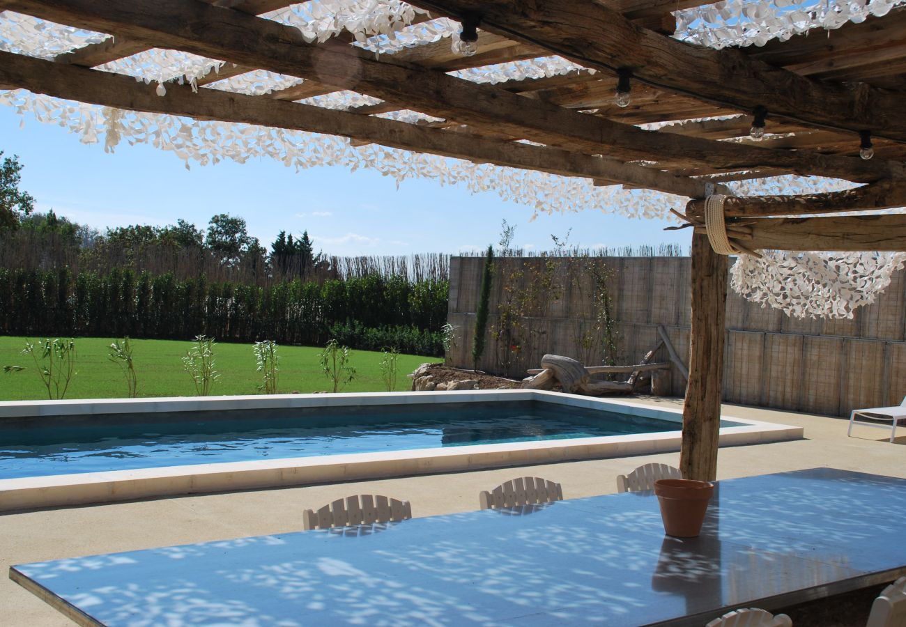 Location vacances MAUSSANE-LES-ALPILLES villa à louer piscine